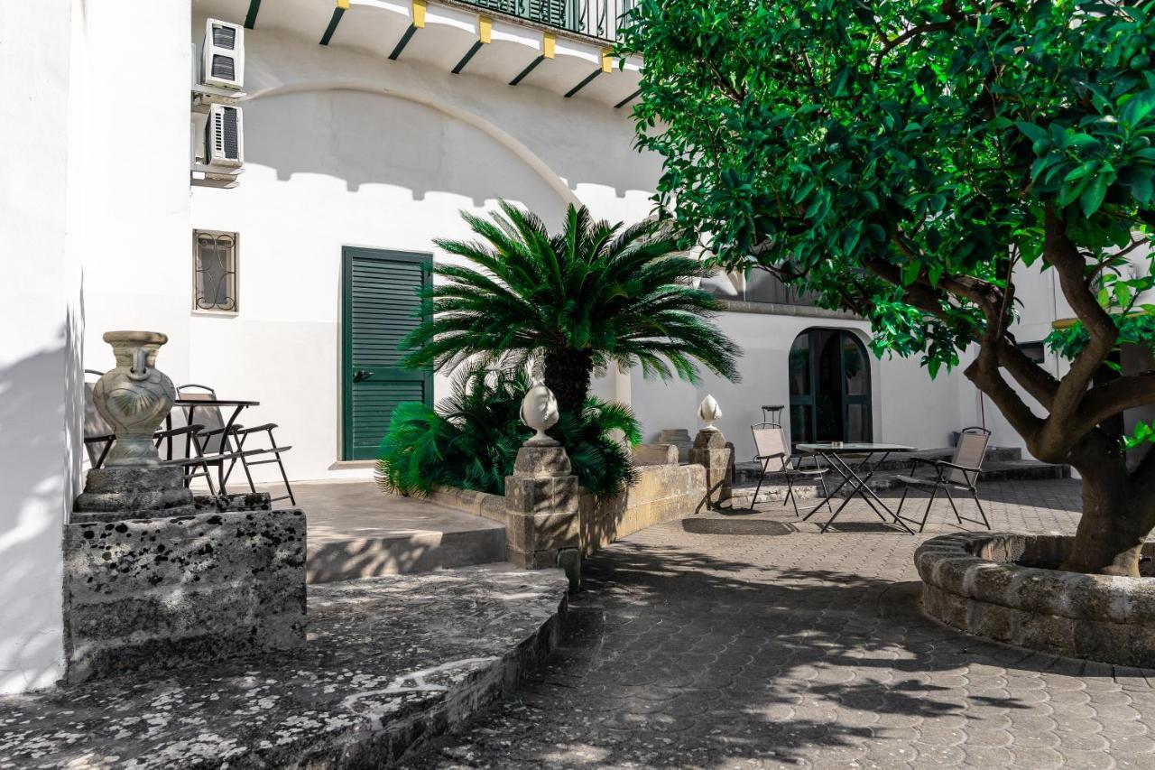 Casa Vacanza Gico' Alezio Exterior foto